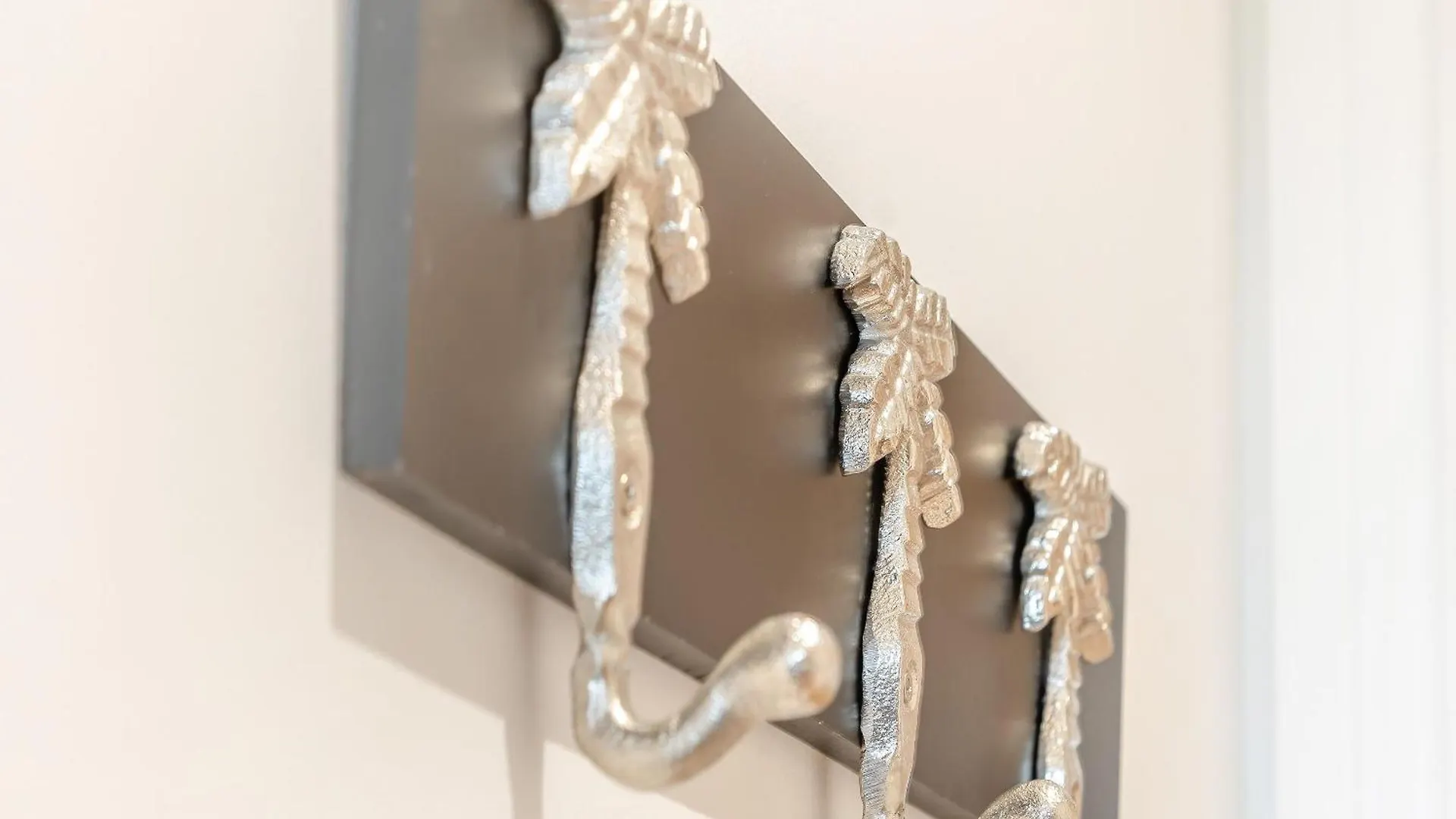 Saltwater Suite ويتبي بيت للعطل